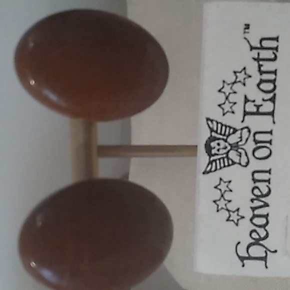 VINTAGE Earrings / Heaven on Earth Wooden Stud Earrings Pierced NEW on Card - Picture 3 of 11